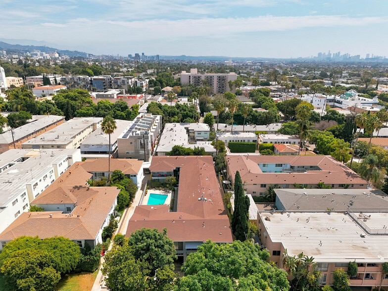 More Photos Of 1218 N Laurel Ave, West Hollywood Apartments For Sale