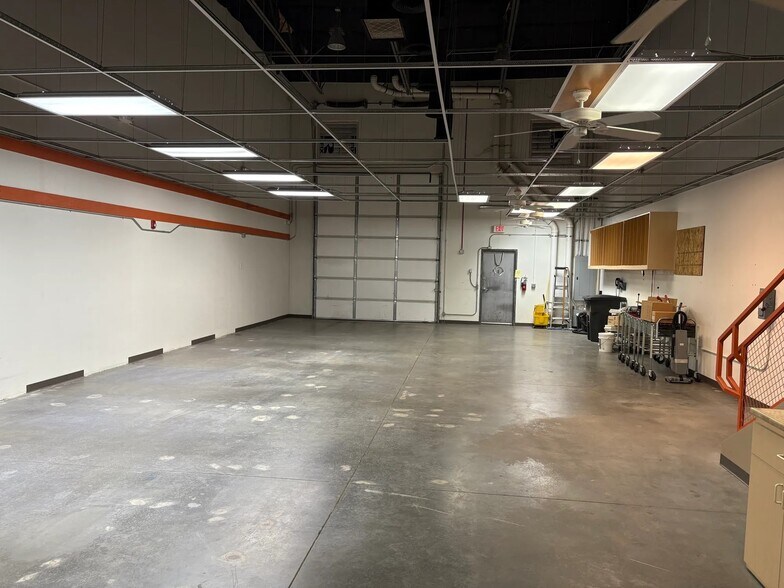 More Photos Of 9299 W Olive Ave, Peoria Warehouse For Sale
