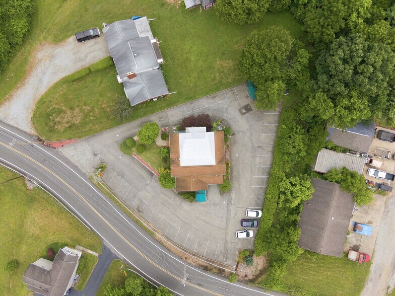 More Photos Of 557 Unity Center Rd, Pittsburgh Funeral Home For Sale