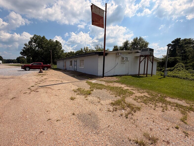 More Photos Of 1095 US Highway 231, Brundidge Freestanding For Sale