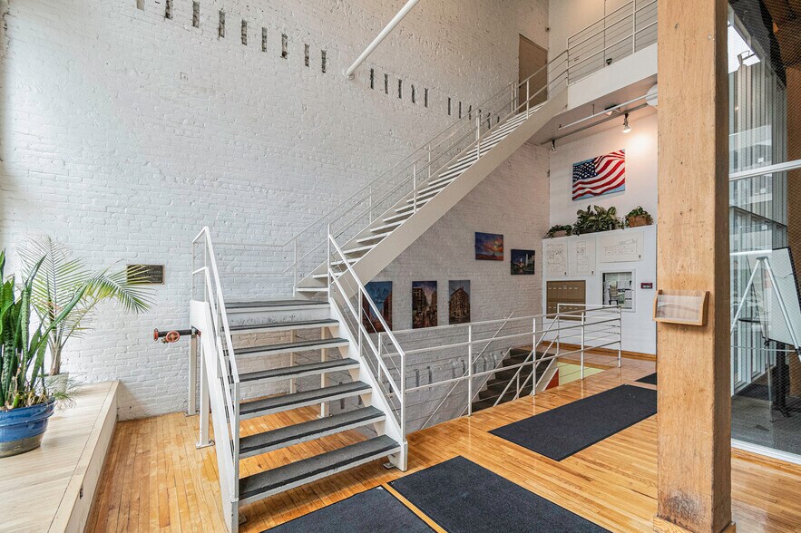 More Photos Of 1209 Harney St, Omaha Office Residential For Sale
