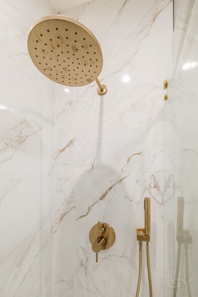 More Photos Of 2941 W Wilcox St, Chicago Apartments For Sale