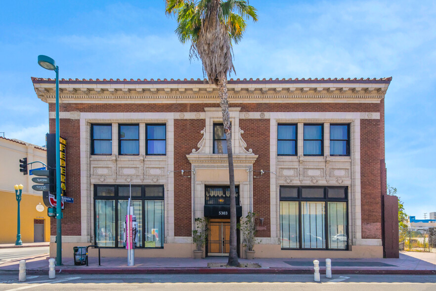 Primary Photo Of 5303 Lankershim Blvd, North Hollywood Restaurant For Lease