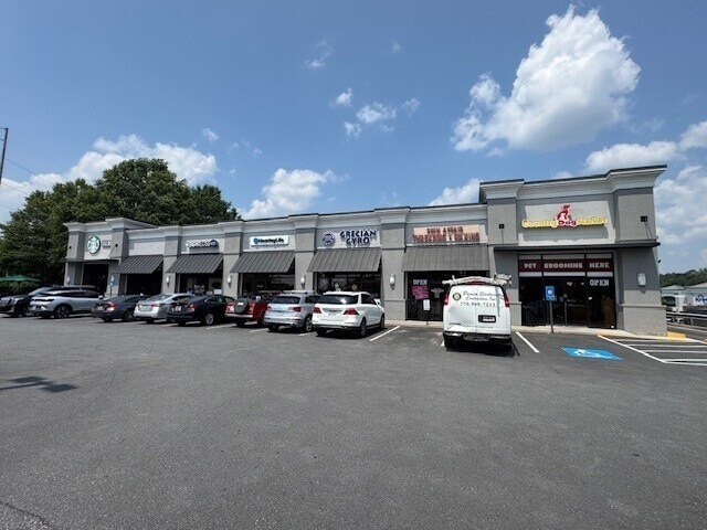 Primary Photo Of 4468 Chamblee Dunwoody Rd, Atlanta Freestanding For Lease