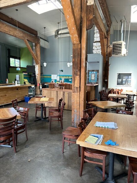 More Photos Of 61-67 SE Yamhill St, Portland Light Manufacturing For Sale