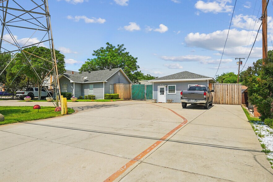 More Photos Of 2423 Hinton Dr, Irving Warehouse For Lease