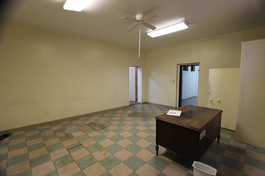 More Photos Of 378 Johnston Ave, Jersey City Warehouse For Lease