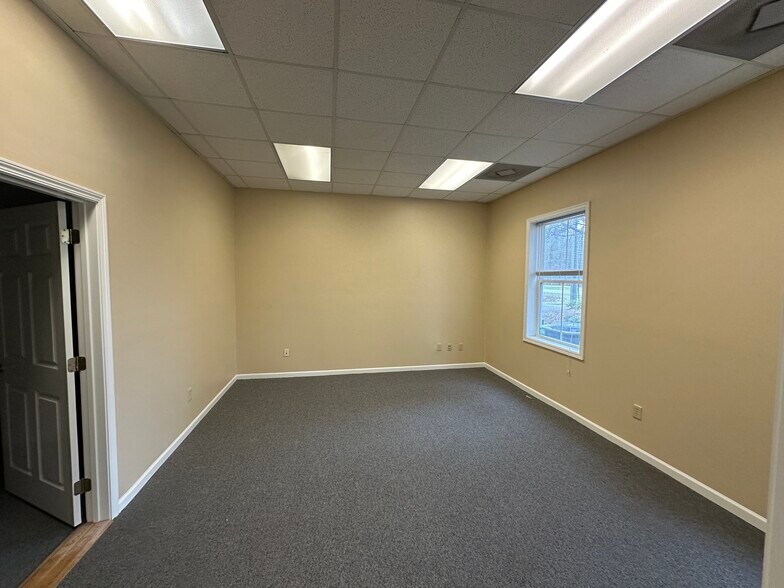 More Photos Of 5401 Netherby Rd, North Charleston Medical For Sale