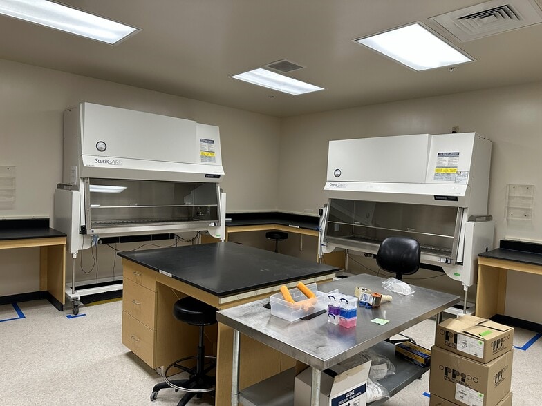 More Photos Of 14 Washington Ave, Scarborough Flex For Sale