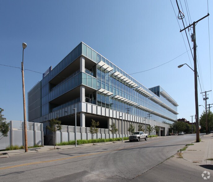 More Photos Of 300 Wyandotte St, Kansas City Office For Lease