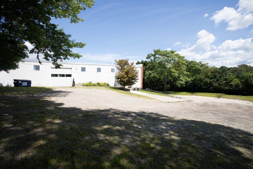 More Photos Of 15 Shaw St, Fall River Manufacturing For Lease