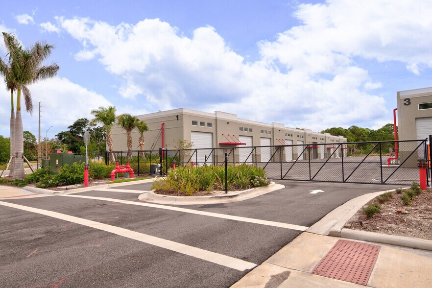 More Photos Of 7040 SE Federal Hwy, Hobe Sound Warehouse For Sale