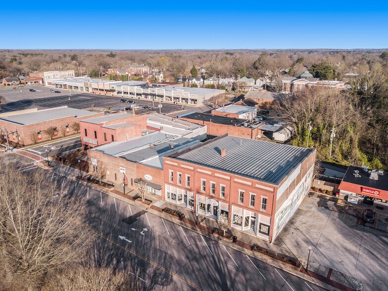 More Photos Of 310 S Salisbury Ave, Spencer General Retail For Sale