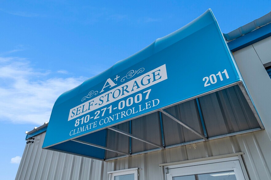 More Photos Of 2011 S Sheridan Rd, Lennon Specialty For Sale