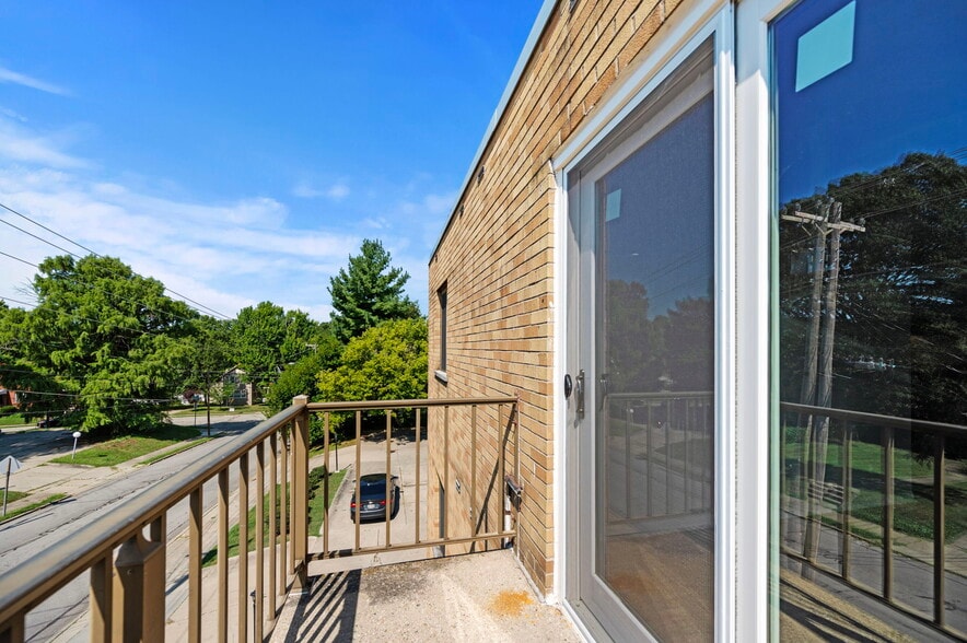 More Photos Of 3204 Mozart Ave, Cincinnati Apartments For Sale