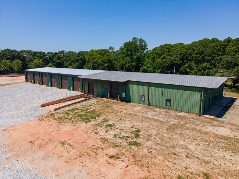 More Photos Of 2749 Providence Church Rd, Lavonia Warehouse For Lease