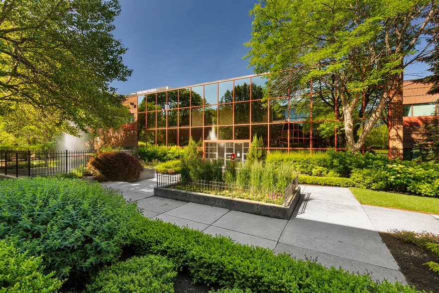 More Photos Of 9 Trafalgar Sq, Nashua Medical For Lease