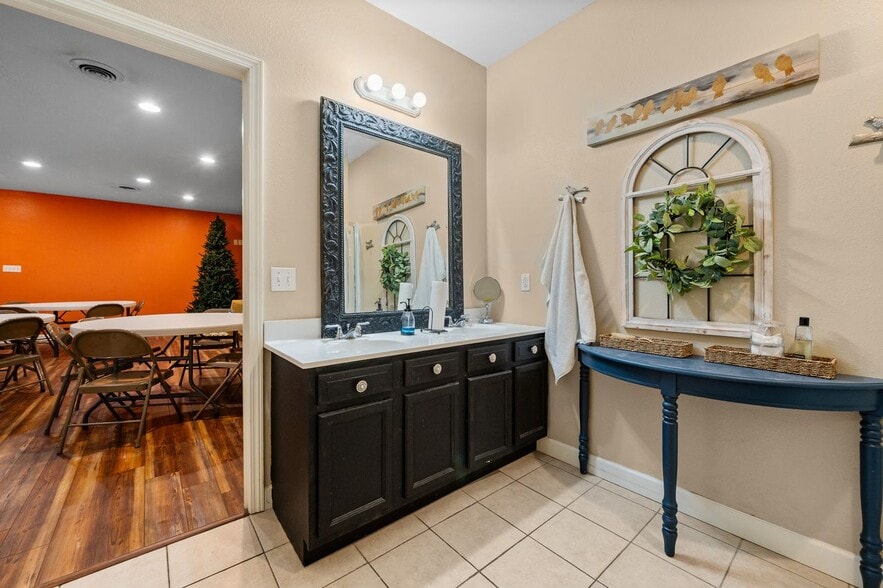 More Photos Of 8861 Botanical Ave, Caseyville Specialty For Sale