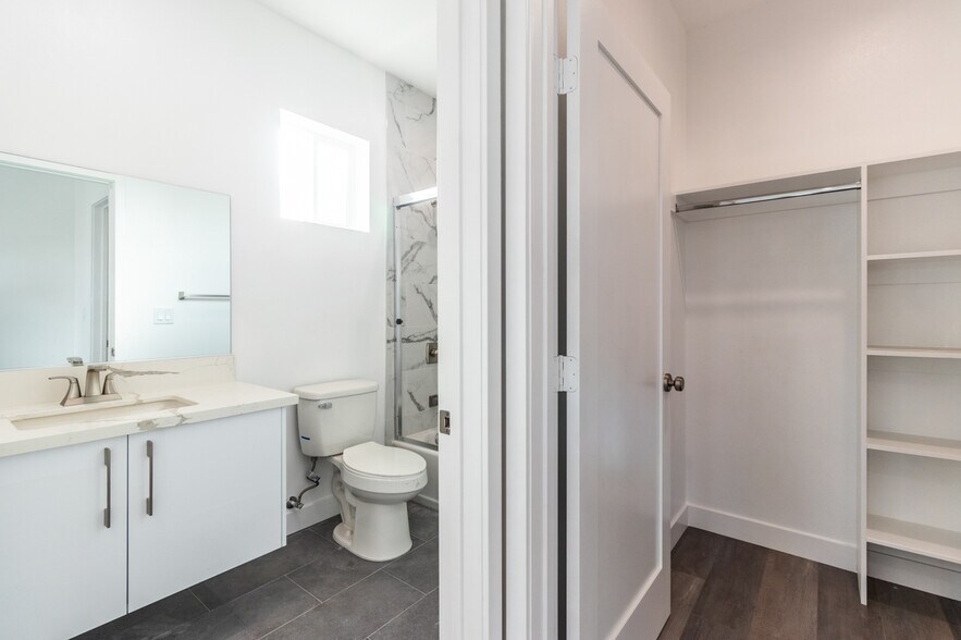 More Photos Of 1818 Thurman Ave, Los Angeles Apartments For Sale