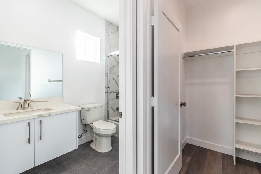 More Photos Of 1818 Thurman Ave, Los Angeles Apartments For Sale