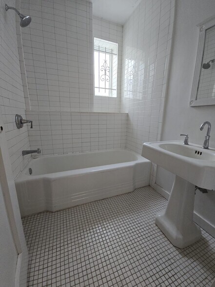 More Photos Of 129 11th St, Brooklyn Manufacturing For Lease