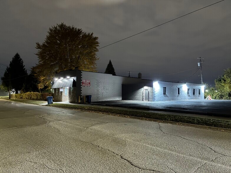 More Photos Of 10118 Eagle St, Dearborn Industrial For Sale