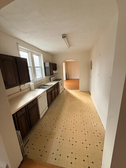 More Photos Of 330-32-34-36-38 E GIRARD AVE, Philadelphia Storefront Retail Residential For Sale