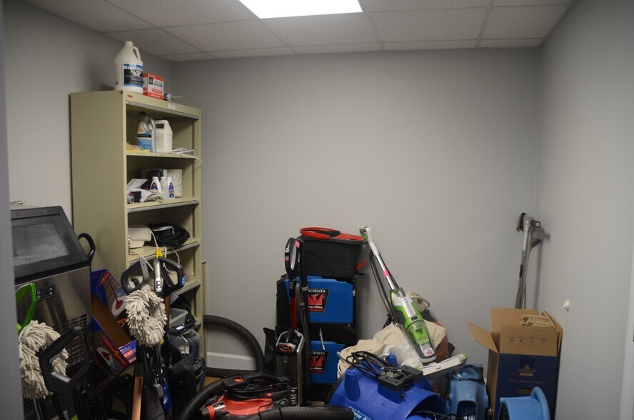 More Photos Of 2270 Pelham Rd S, Jacksonville Flex For Sale