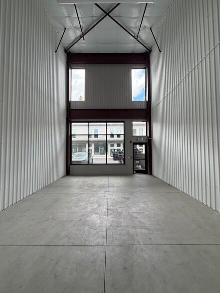 More Photos Of 10969 Industrial Way, Truckee Warehouse For Lease