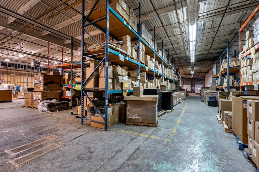 More Photos Of 1170 Ave 50th, Montréal Warehouse For Sale