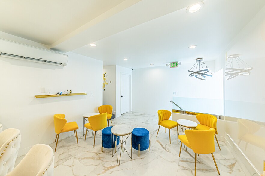 More Photos Of 330 N Western Ave, Los Angeles Storefront Retail Office For Lease