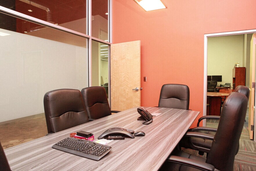 More Photos Of 817 E 4th St, Tulsa Showroom For Sale