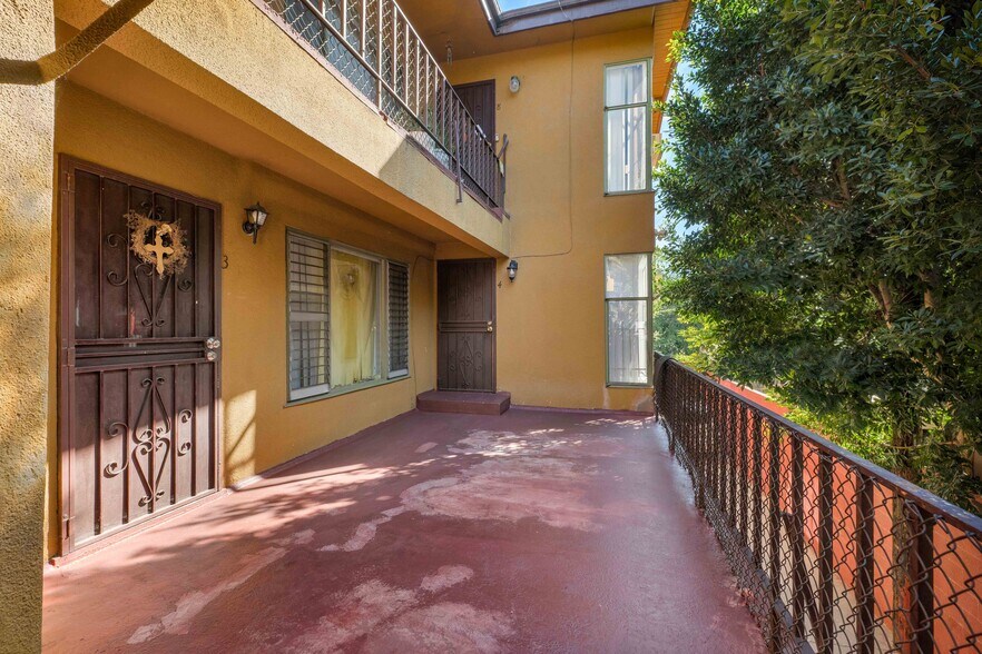 More Photos Of 4052 Chevy Chase Dr, Griffith Apartments For Sale