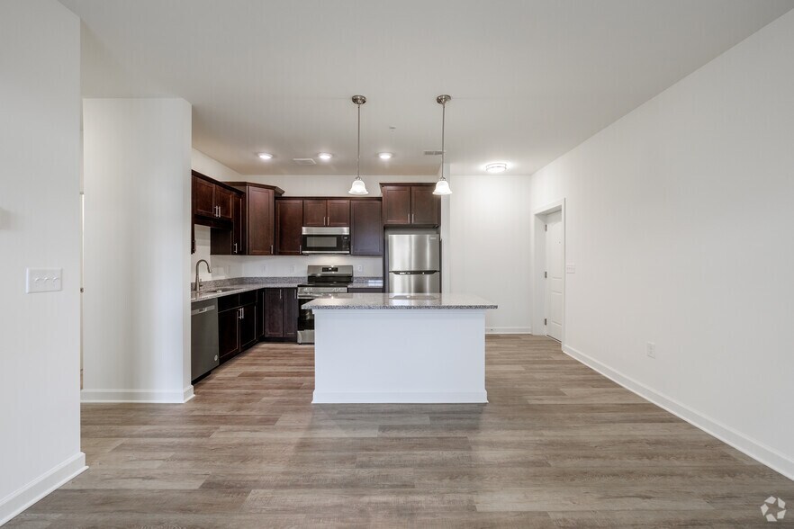 More Photos Of 41 Wttr Ln, Westminster Apartments For Sale