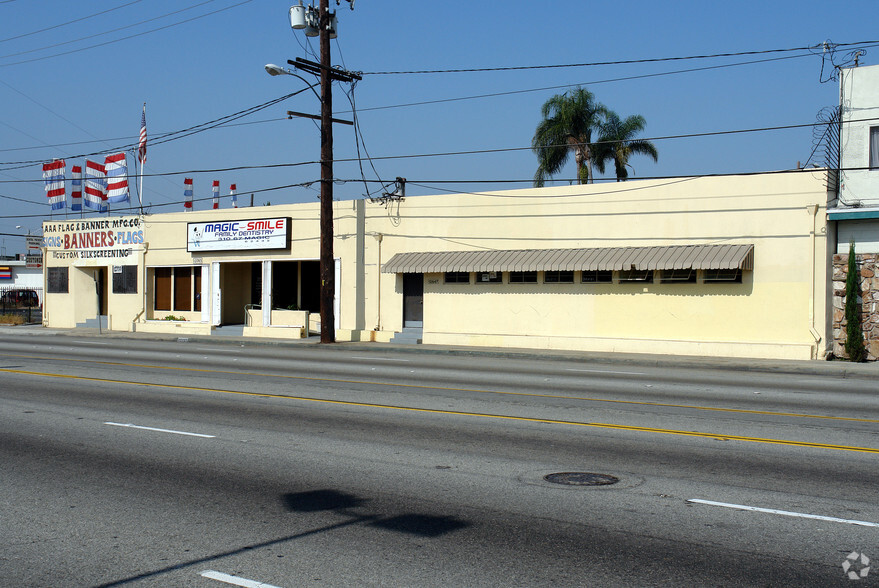 Primary Photo Of 12647-12709 Prairie Ave, Hawthorne Manufacturing For Lease