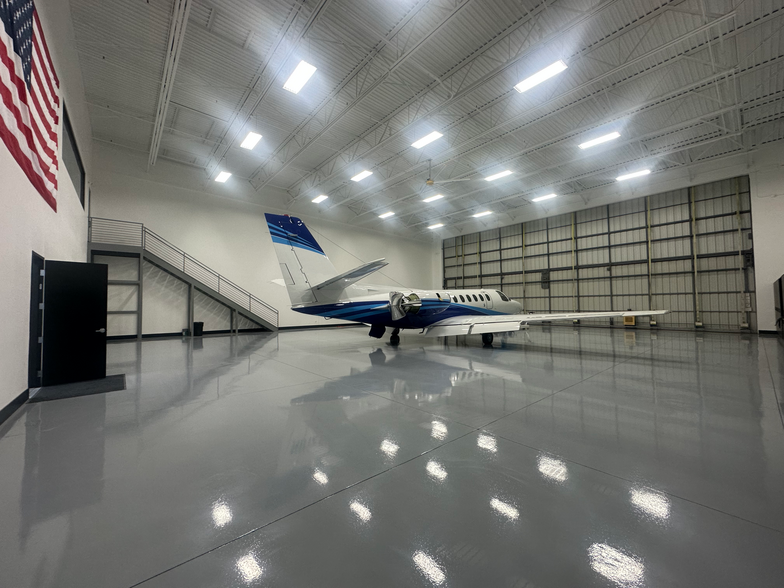 Primary Photo Of 1825 W Knudsen Dr, Phoenix Airplane Hangar For Sale