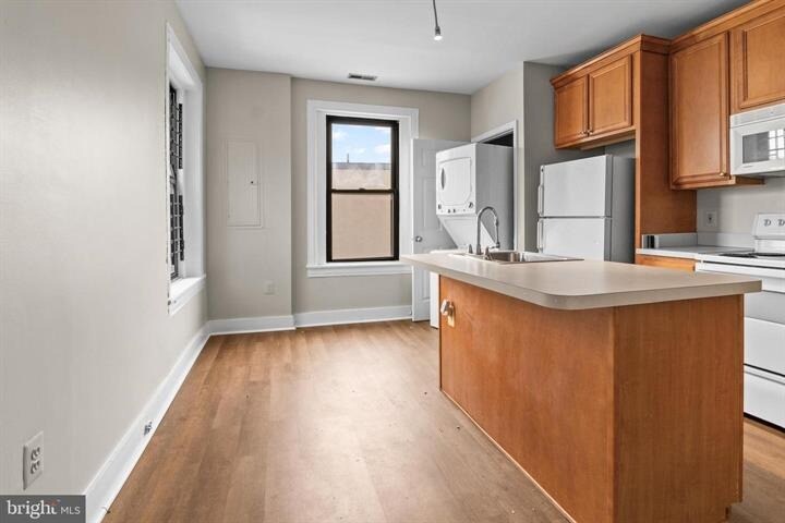 More Photos Of 2112 Fleet St, Baltimore Bar For Sale