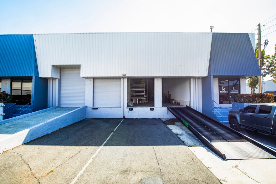 More Photos Of 4640-4670 L B Mcleod Rd, Orlando Unknown For Lease