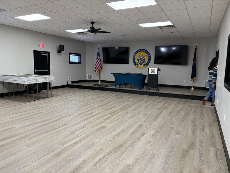 More Photos Of 1415 Shelby St, Indianapolis Office For Sale