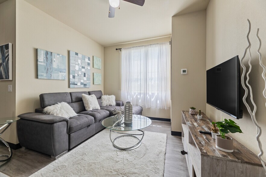 More Photos Of 702 Santee St, Prairie View Apartments For Sale