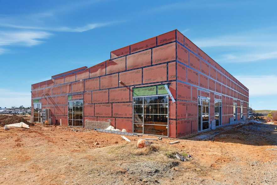 More Photos Of 2420 S 8th St, Rogers Flex For Lease