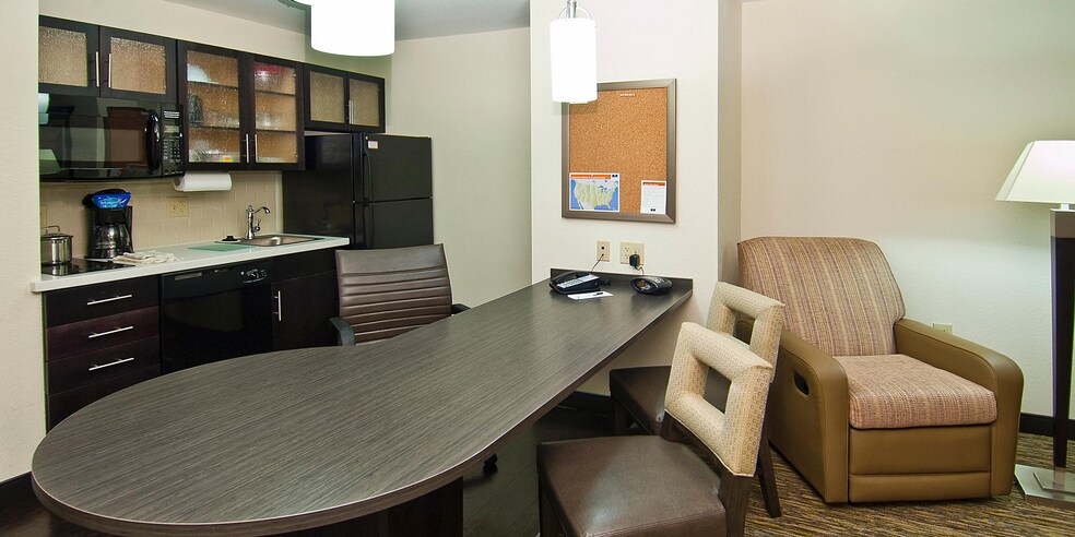 More Photos Of 979 N Gloster St, Tupelo Hotel For Sale