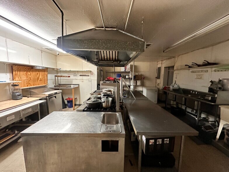 More Photos Of 1063 Hwy 95, Bullhead City Bar For Sale