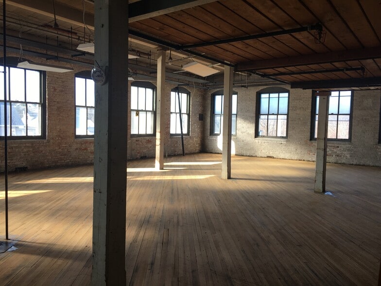 More Photos Of 435 Lancaster St, Leominster Office For Lease