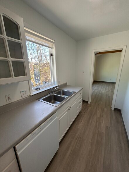 More Photos Of 4916 Kelvin Dr, Houston Coworking Space