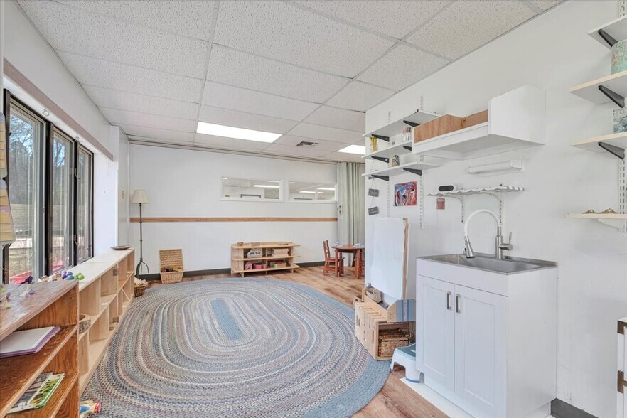 More Photos Of 4 Glenna Dr, Carmel Specialty For Sale