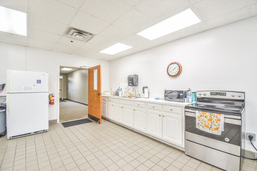 More Photos Of 1400 Grayson Hwy, Lawrenceville Religious Facility For Sale