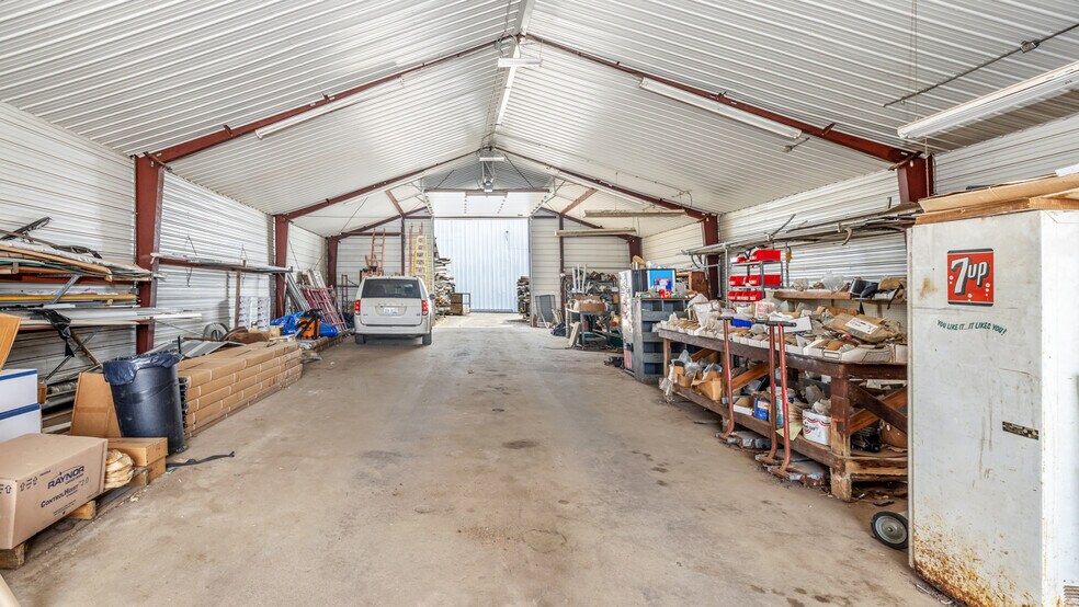 More Photos Of 1333 Jackson St, Iron Mountain Industrial For Sale