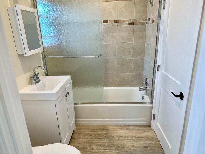 More Photos Of 3803 Seneca Ave, Los Angeles Apartments For Sale
