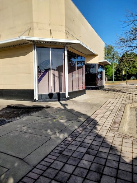 More Photos Of 101 Broad St, Gadsden Office For Sale